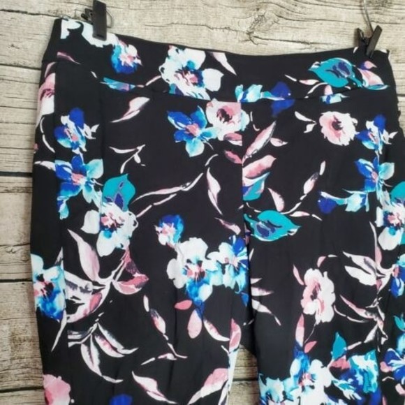 Lane Bryant Womens Pants Plus Size 18R The Allie Black Floral Ankle Tapered - Picture 2 of 6